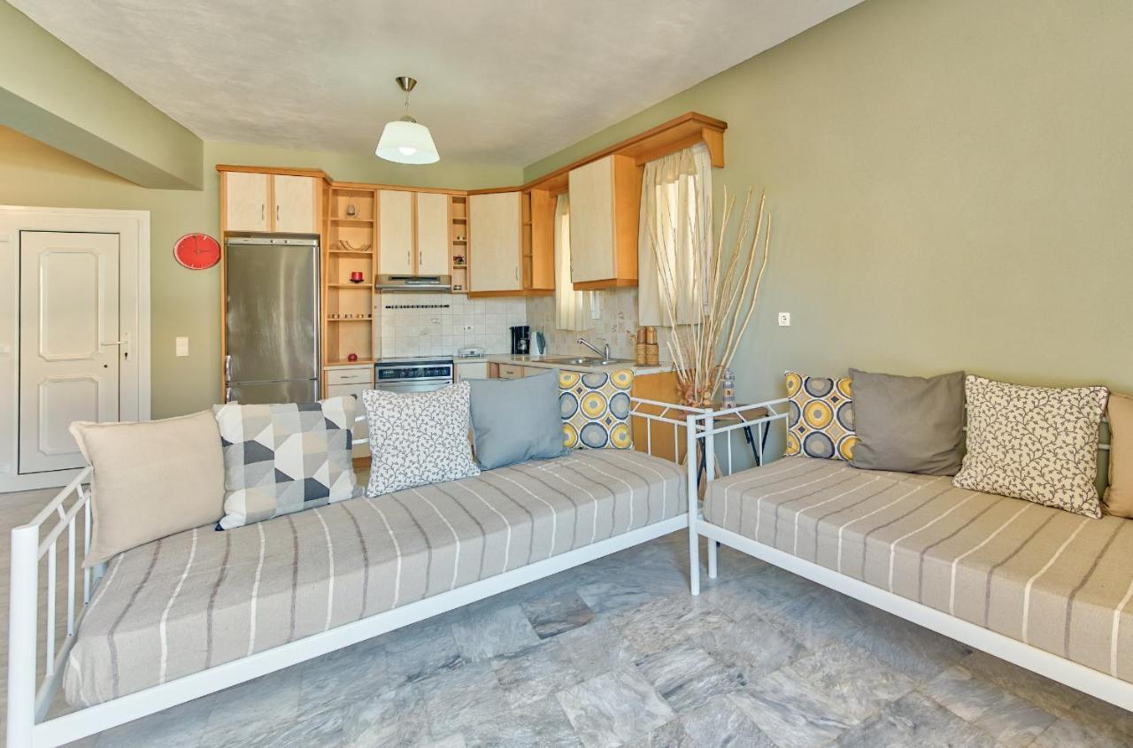Avesta Apartments - 200M From The Beach วาซิลิคอส ภายนอก รูปภาพ