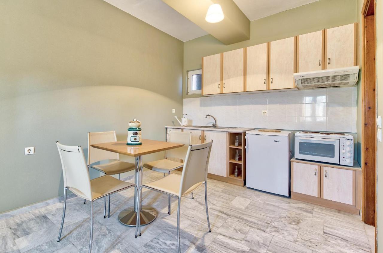 Avesta Apartments - 200M From The Beach วาซิลิคอส ภายนอก รูปภาพ